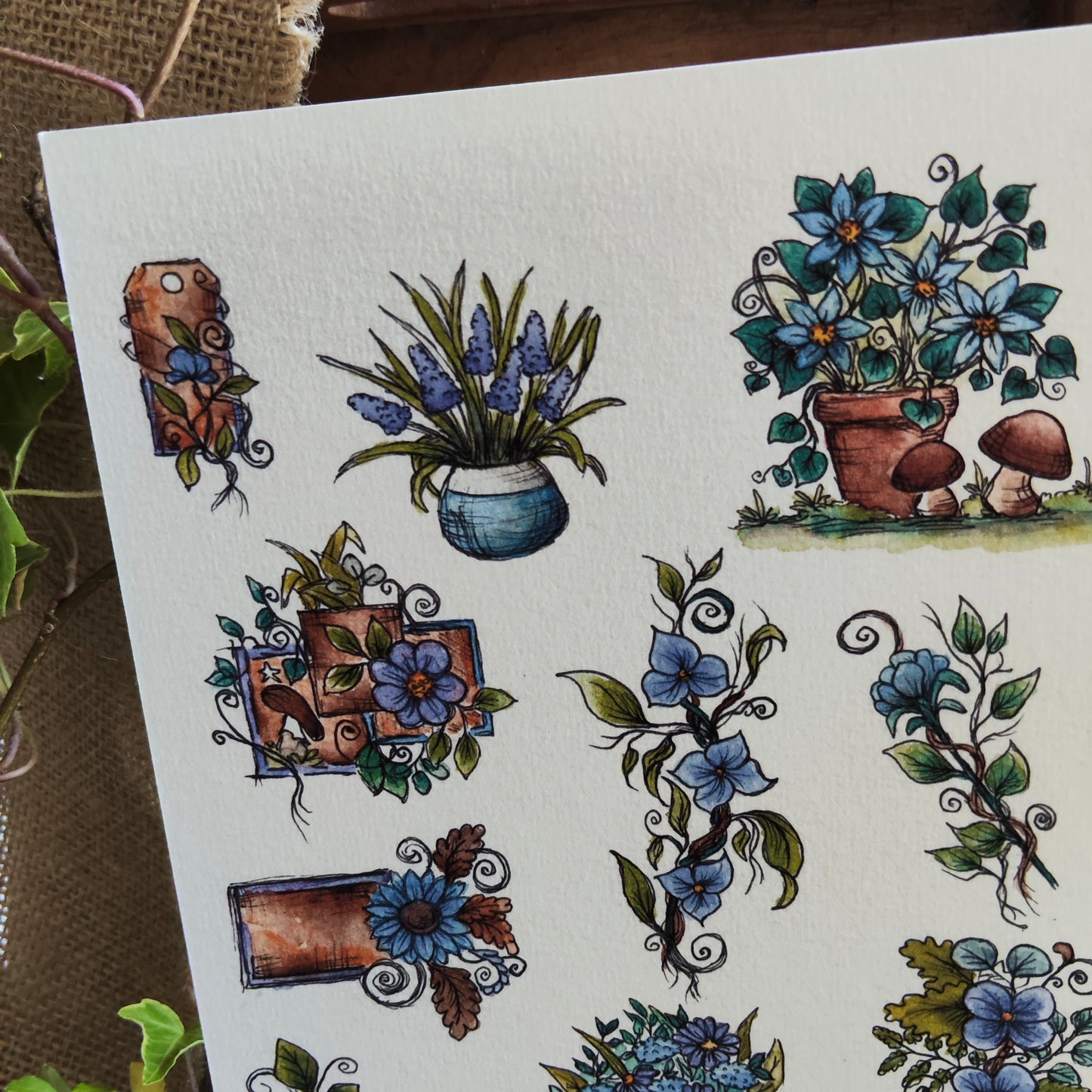 Affiche A5 – Balcons fleuris – Pots de fleurs et ambiance estivale - Combo Bleu