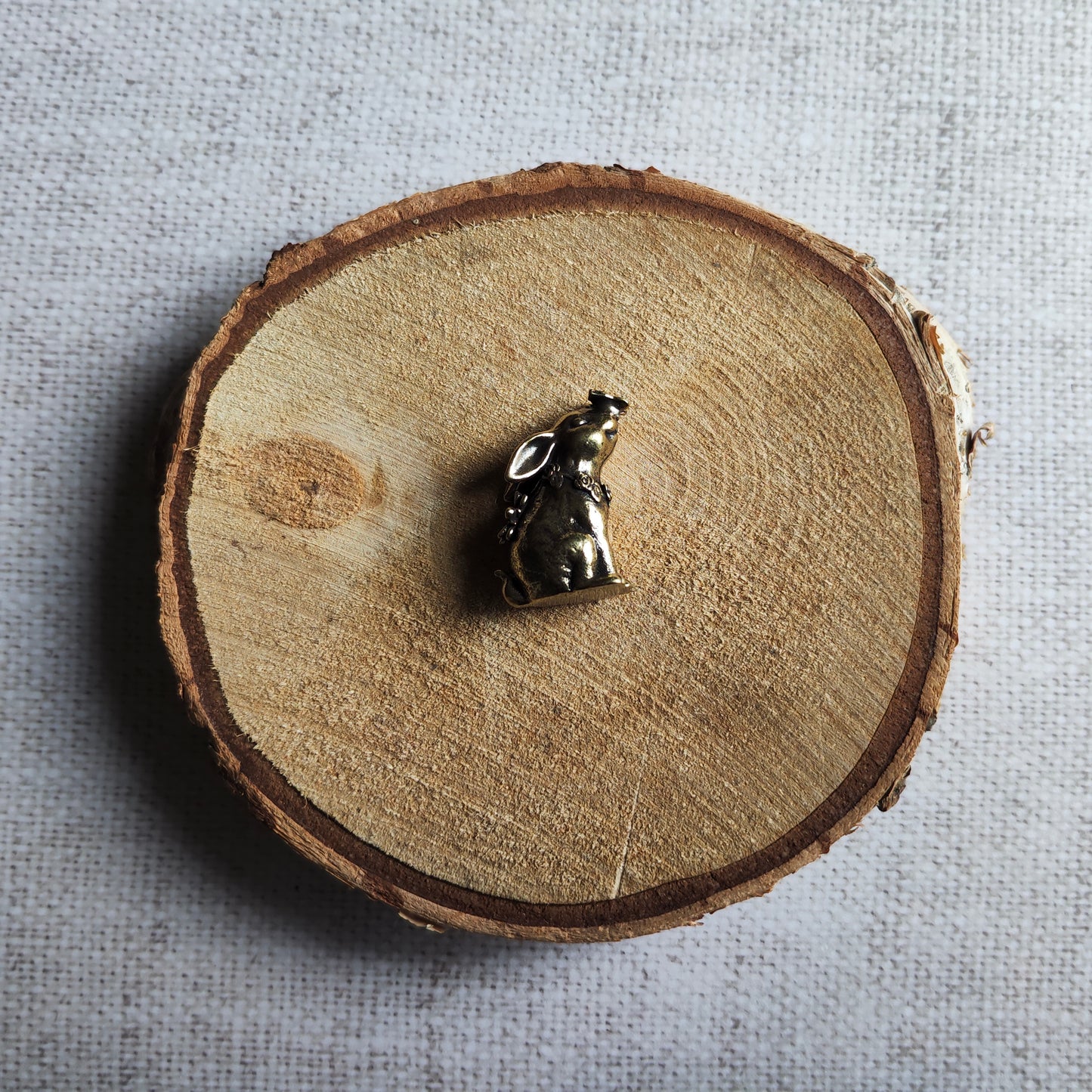 Lapin et petit papillon figurine animal laiton