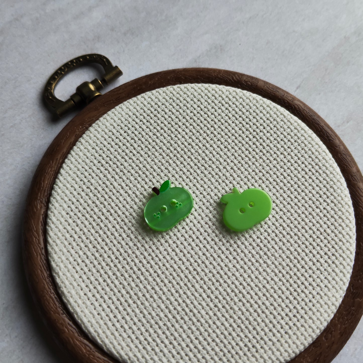 Boutons pomme vert nacré fruit jardin