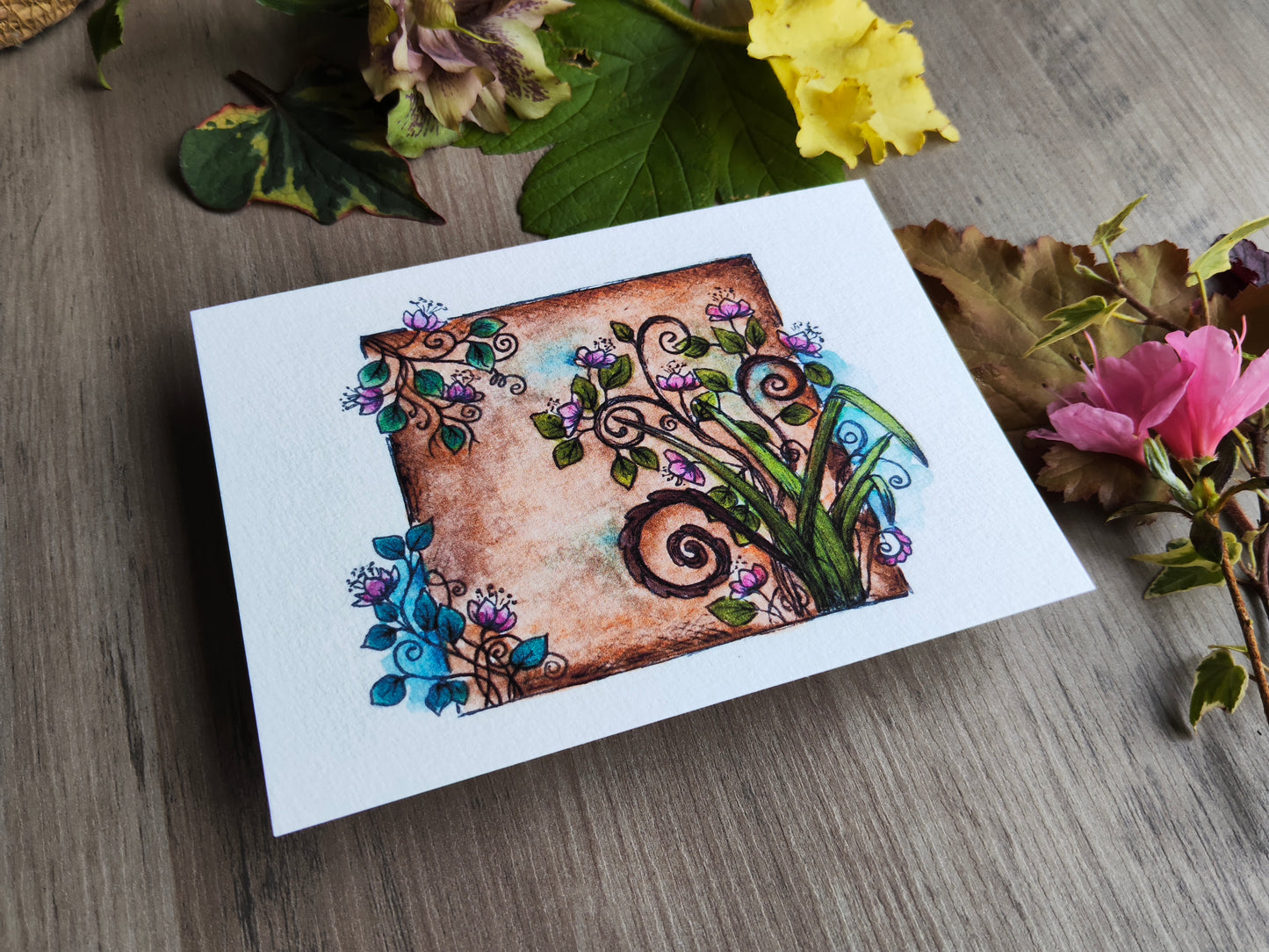 Carte florale A6 rectangle – Illustration à l’aquarelle d’un cadre ancien avec fleurs roses et feuillage, style botanique et romantique