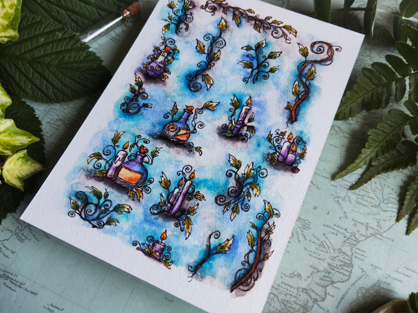 Carte Bougie Violette – Arabesque Feuillage Fiole Magique