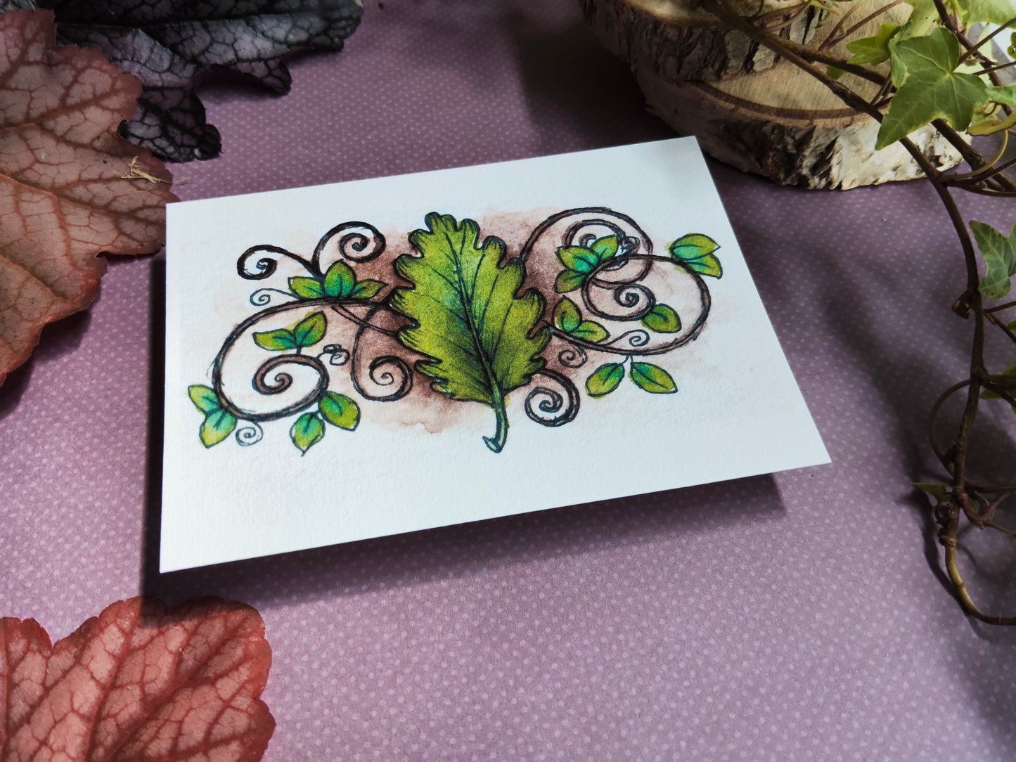 Carte Feuille Magique et Volutes – Illustration Élémentaire