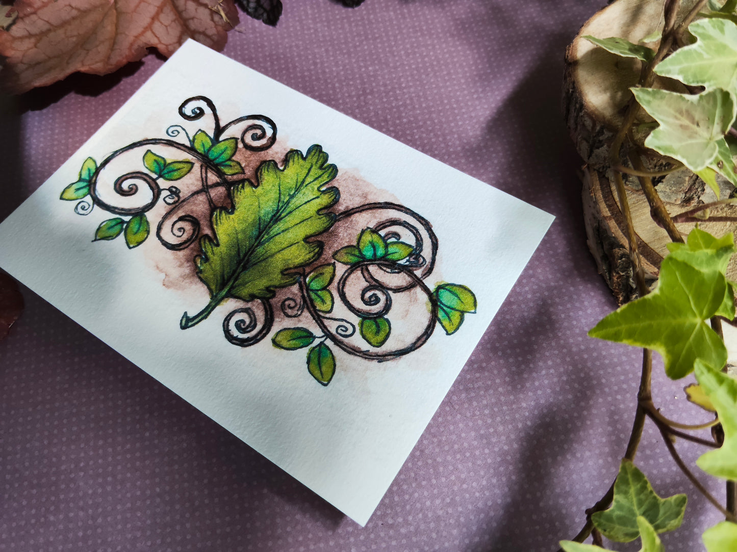 Carte Feuille Magique et Volutes – Illustration Élémentaire