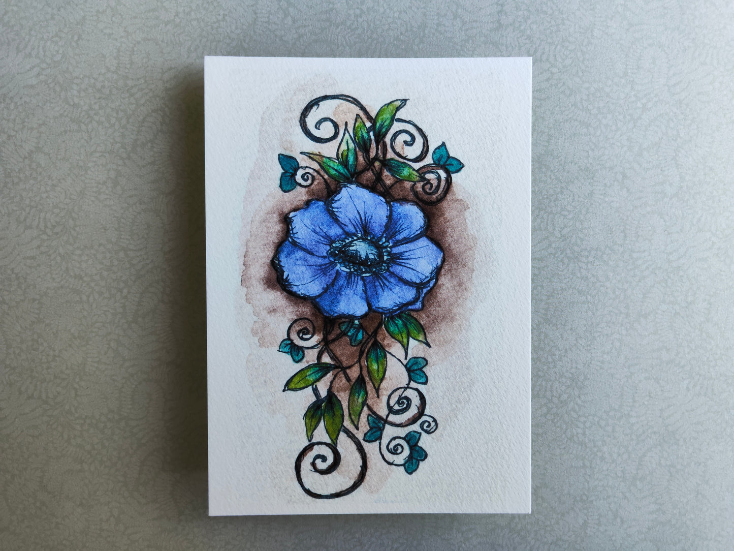 Carte Fleur bleue Anémone Feuillage – Illustration Arabesque Fin