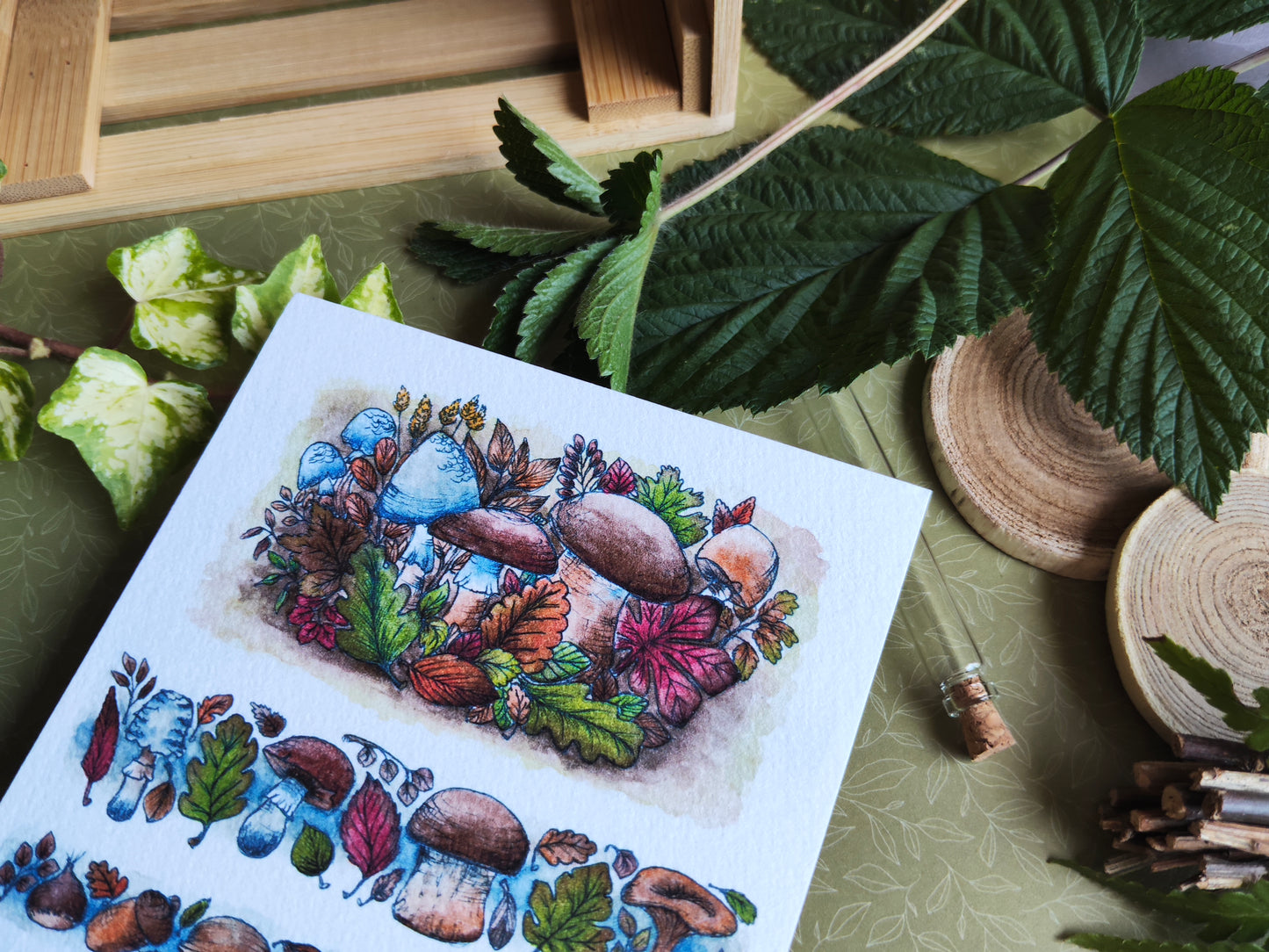 Carte Postale Automne – Champignons, Marrons, Glands et Déco Naturelle
