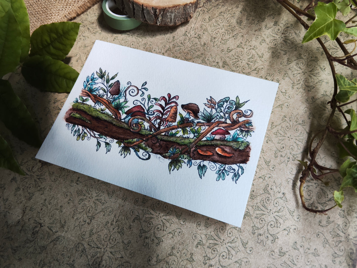 Carte A6 champêtre illustrée – Branche fleurie avec champignons, aquarelle imprimée d’une illustration magique et botanique, carte nature