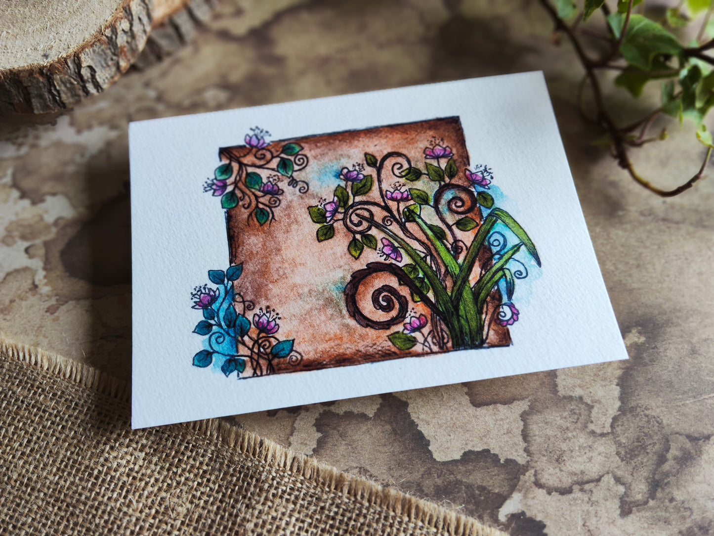 Carte florale A6 rectangle – Illustration à l’aquarelle d’un cadre ancien avec fleurs roses et feuillage, style botanique et romantique
