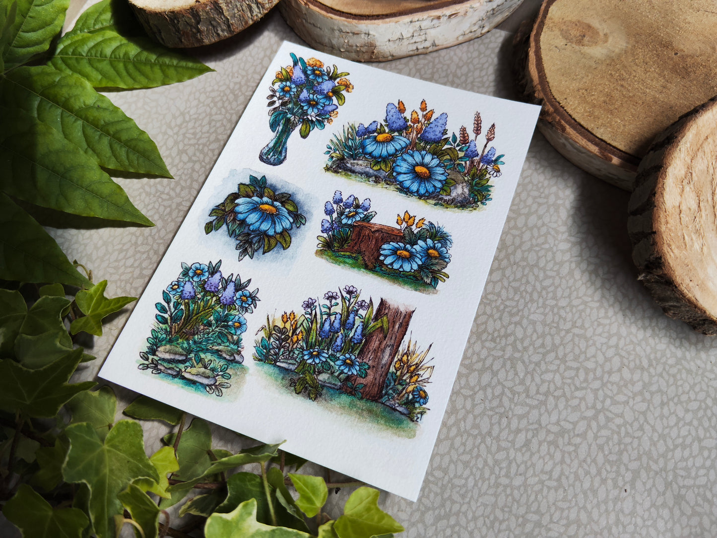 Carte A6 illustrée – Fleurs bleues et nature en forêt, aquarelle florale douce