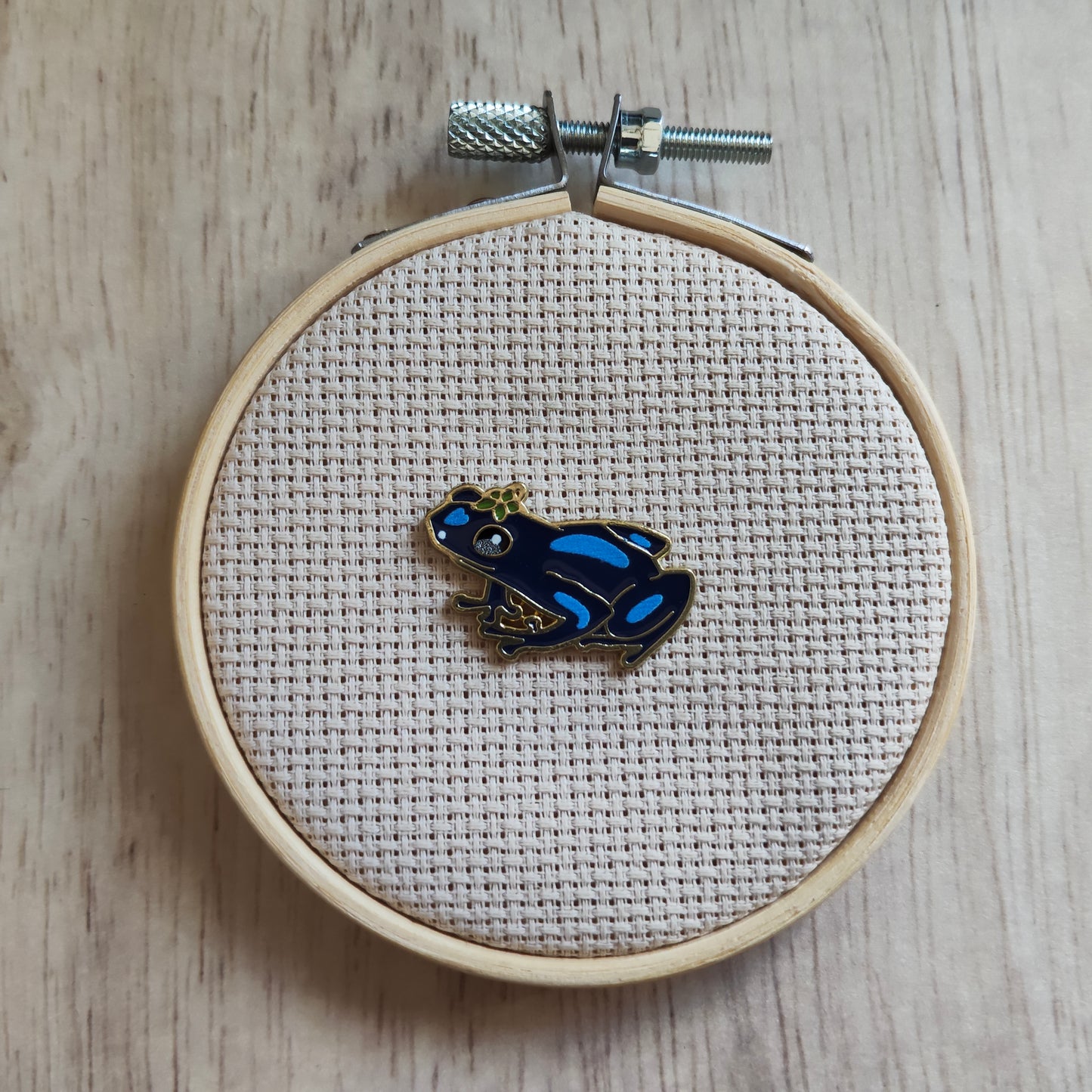 Pin's grenouille dendrobate bleu amphibien