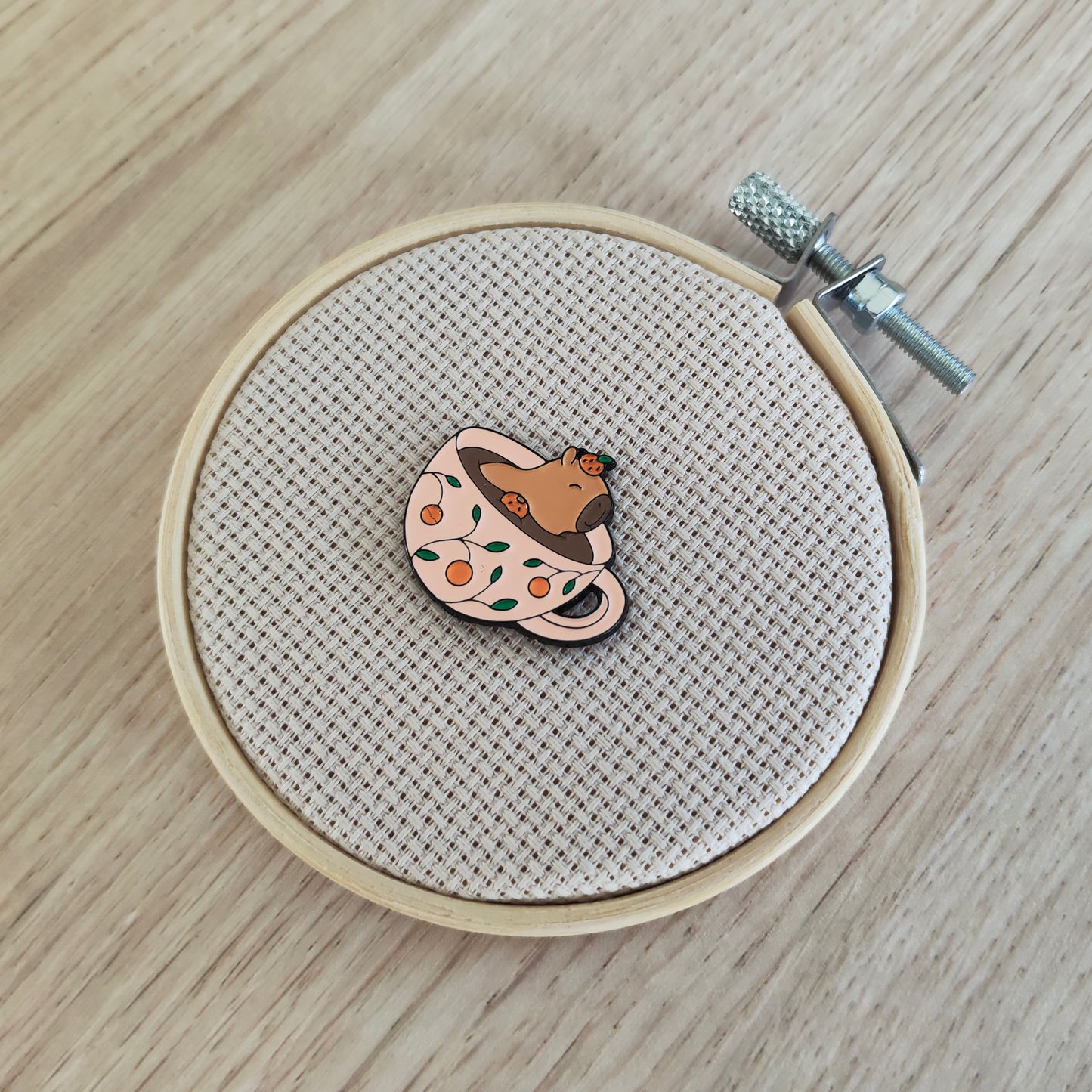Pin's tasse Capybara Animal Orange