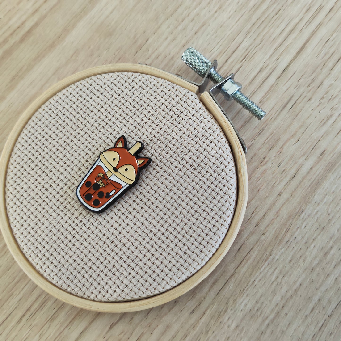 Pin's Petit Renard Orange Boisson animal Cute