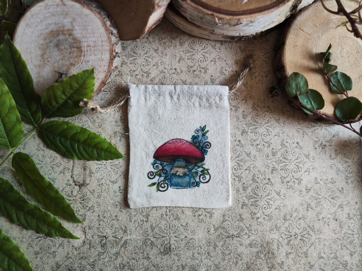 Pochon Champignon Rouge Swirl Arabesque – Petit Sac Nature Illustré