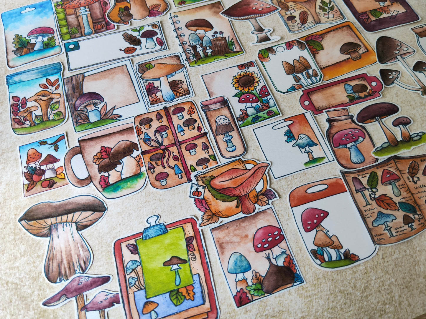 Stickers champignons – Lot de 36 autocollants à l’aquarelle - Illustrations forêt et automne