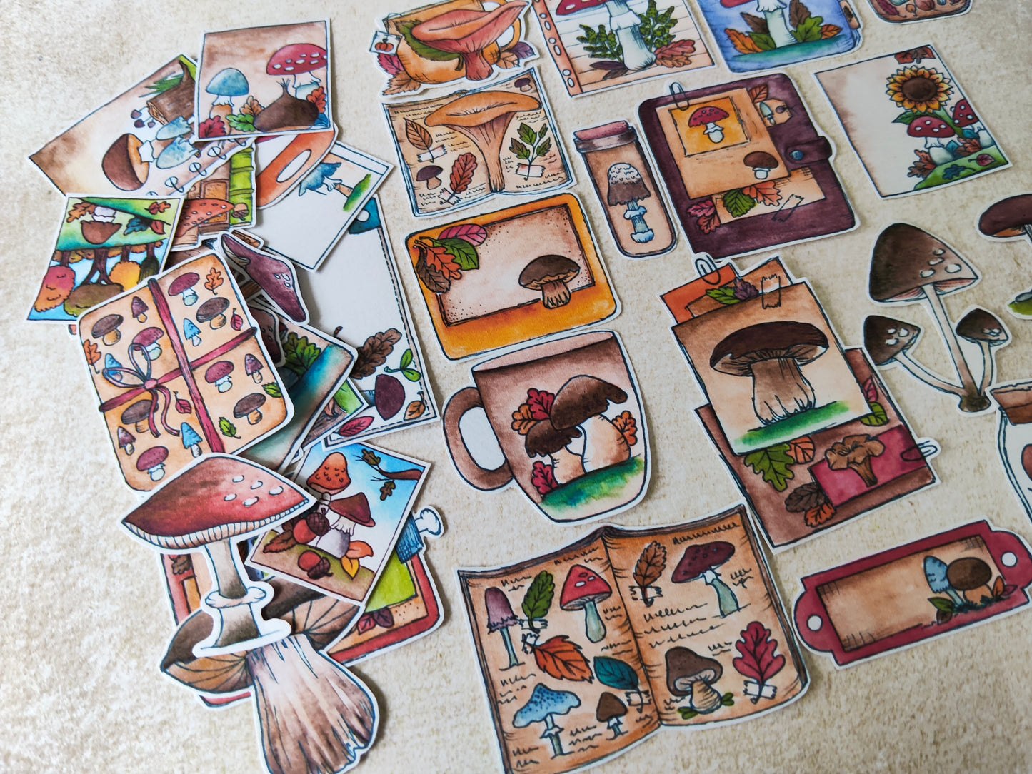 Stickers champignons – Lot de 36 autocollants à l’aquarelle - Illustrations forêt et automne