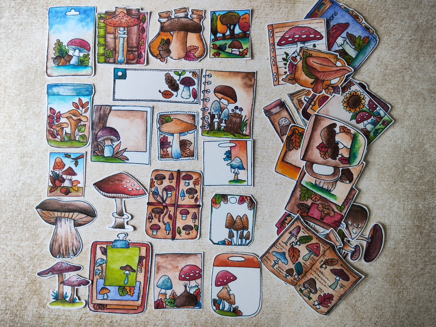 Stickers champignons – Lot de 36 autocollants à l’aquarelle - Illustrations forêt et automne