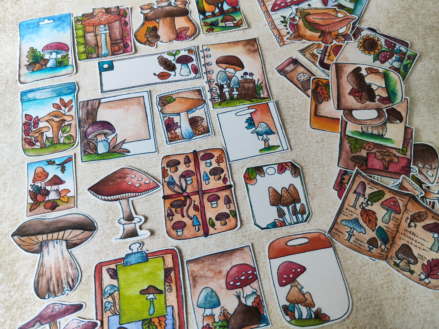 Stickers champignons – Lot de 36 autocollants à l’aquarelle - Illustrations forêt et automne