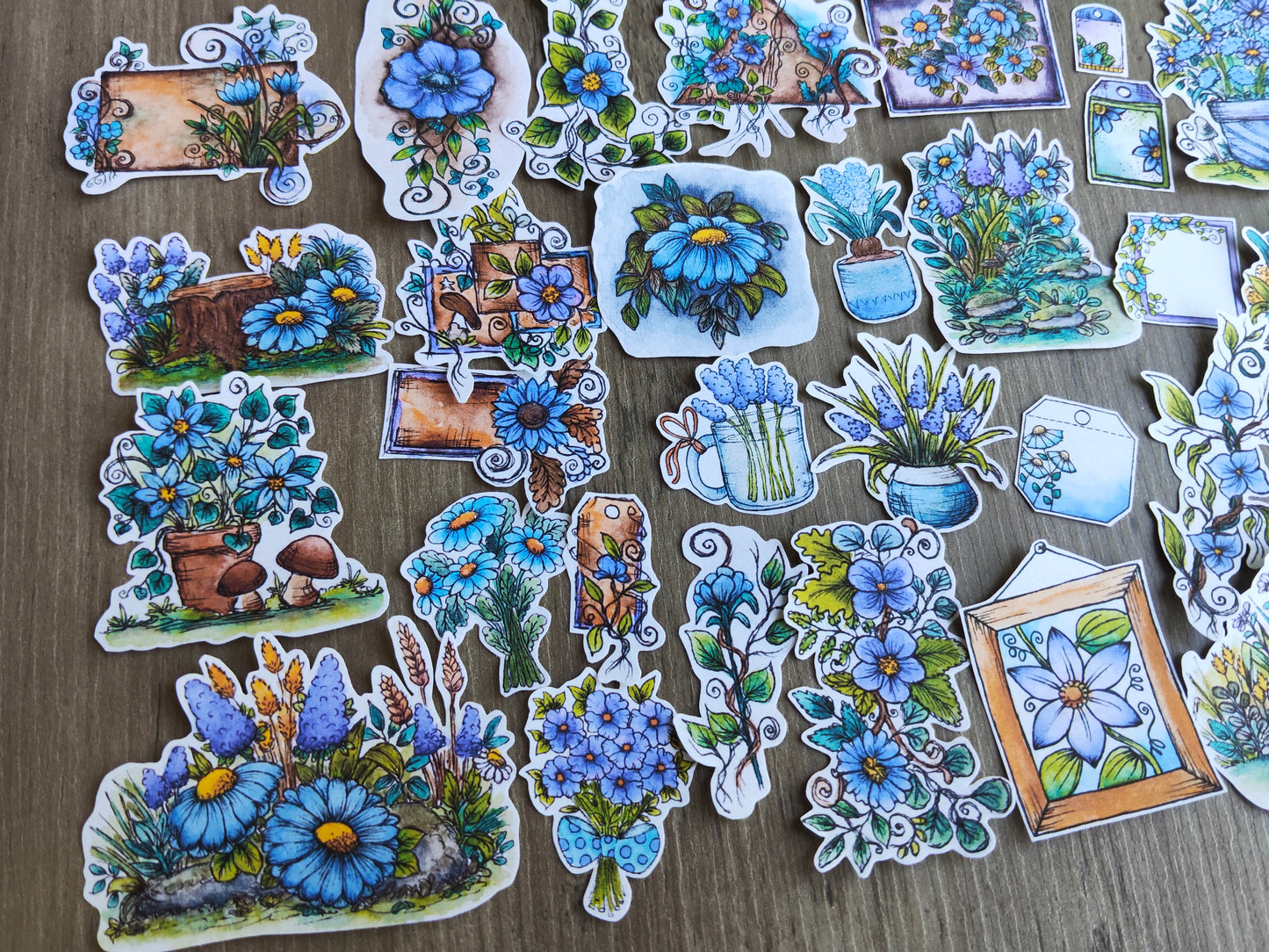 Lot de stickers fleurs bleues Violet – 28 autocollants floraux illustrés à l’aquarelle, ambiance botanique et nature