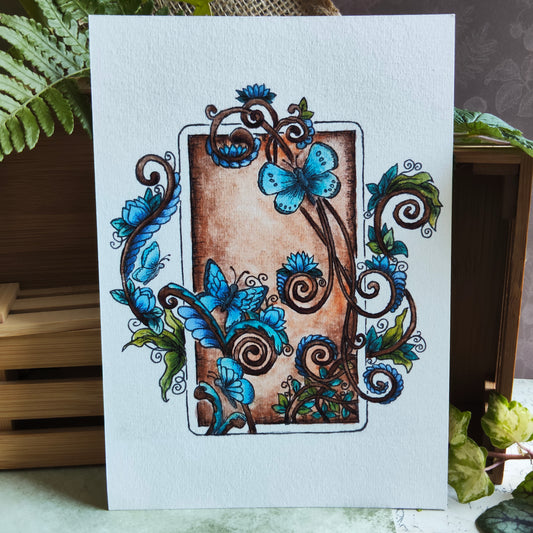 Affiche A5 Papillon & Arabesques – Bleu & Marron