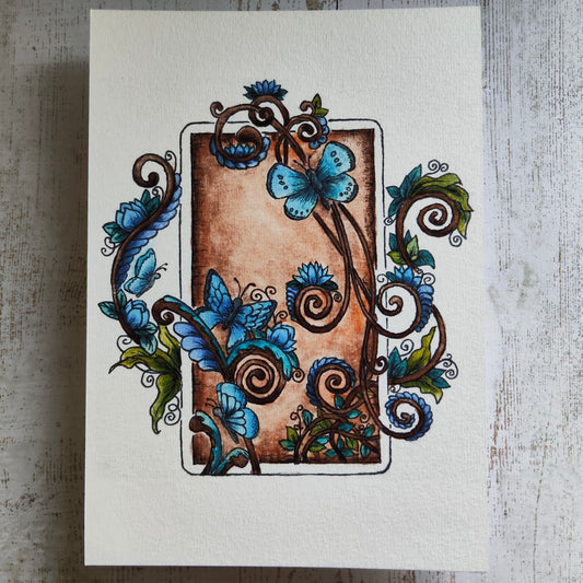 Affiche A5 Papillon & Arabesques – Bleu & Marron