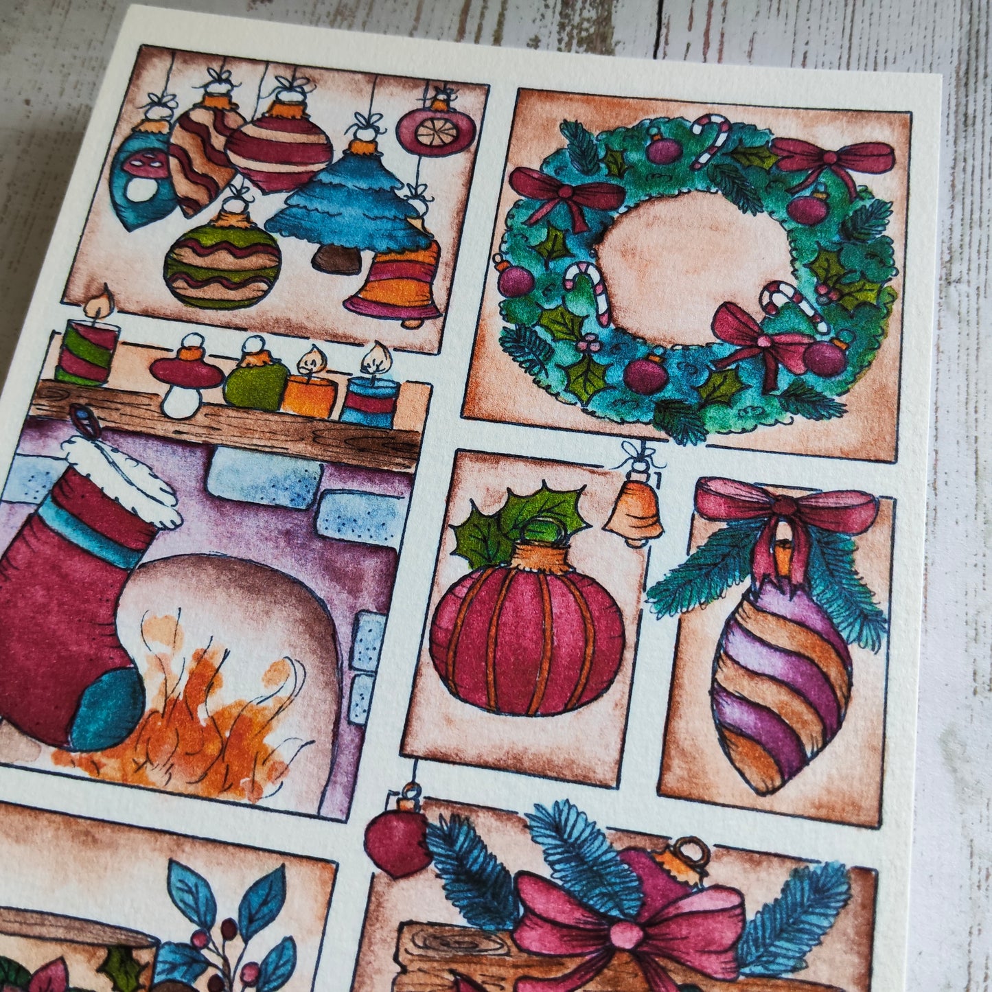 Affiche A5 Noël Cheminé Couronne Ornement Moodboard