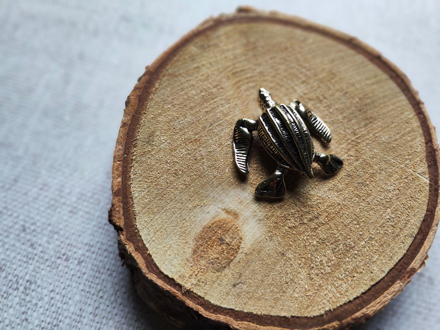 Tortue luth figurine animal reptile marin