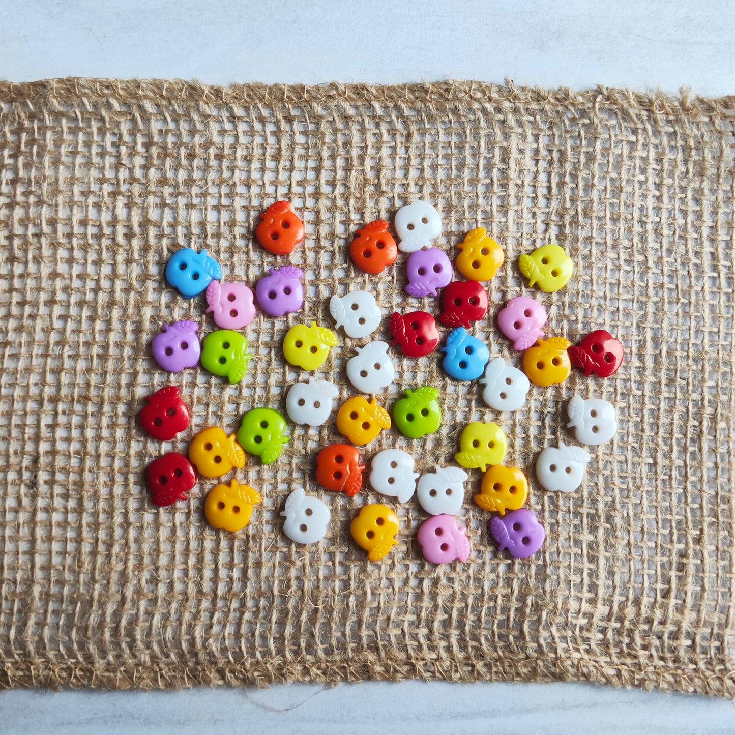 Boutons petite pomme fruit multicolore