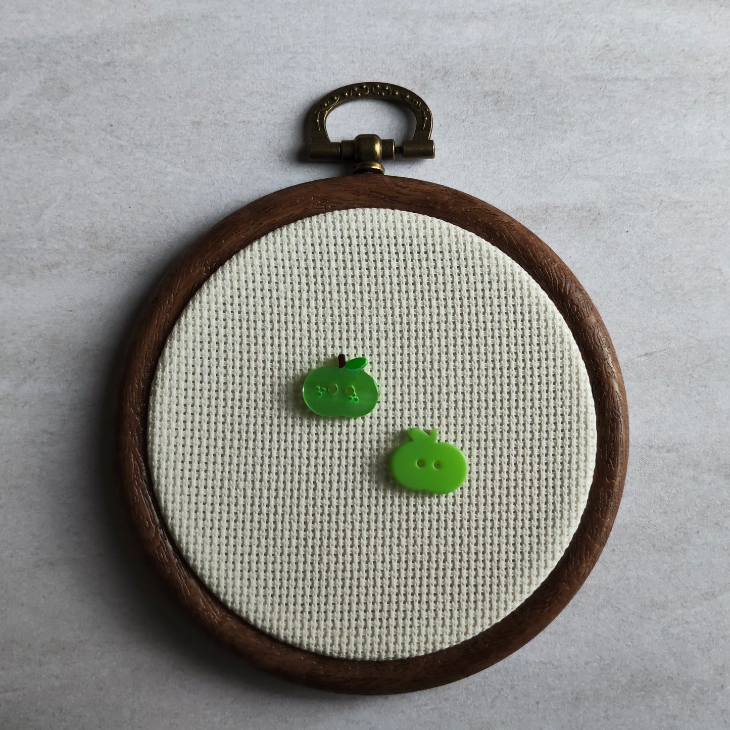 Boutons pomme vert nacré fruit jardin