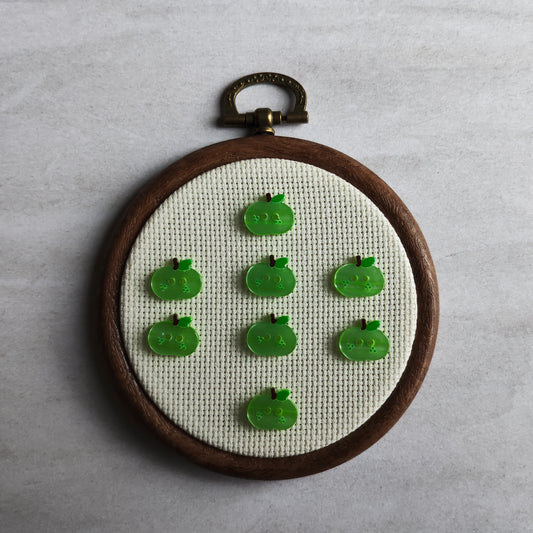 Boutons pomme vert nacré fruit jardin