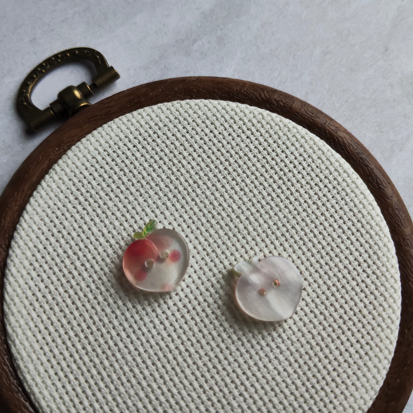 Boutons pêche nacré fruit