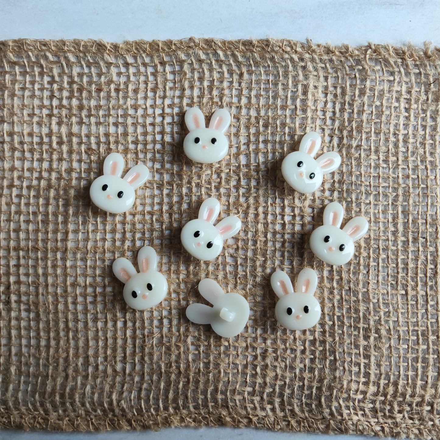 Boutons tête lapin mignon trou dos animal