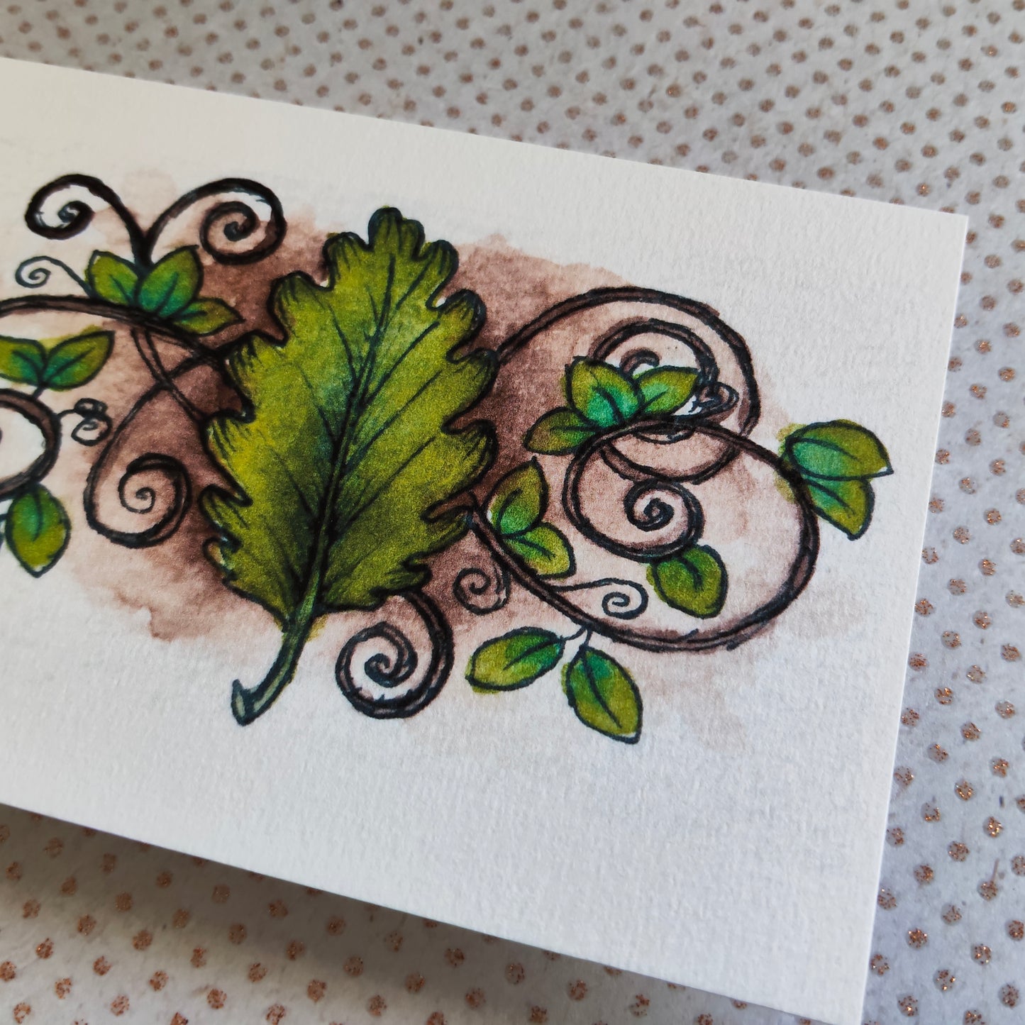 Carte Feuille Magique et Volutes – Illustration Élémentaire