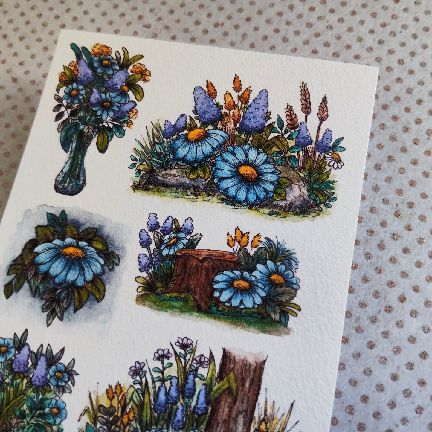 Carte A6 illustrée – Fleurs bleues et nature en forêt, aquarelle florale douce