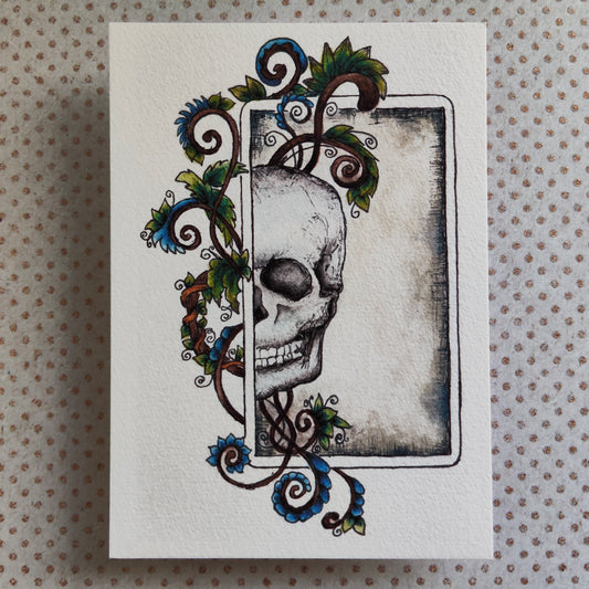 Carte A6 Crâne Gothique – Arabesques et Feuillage Sombre