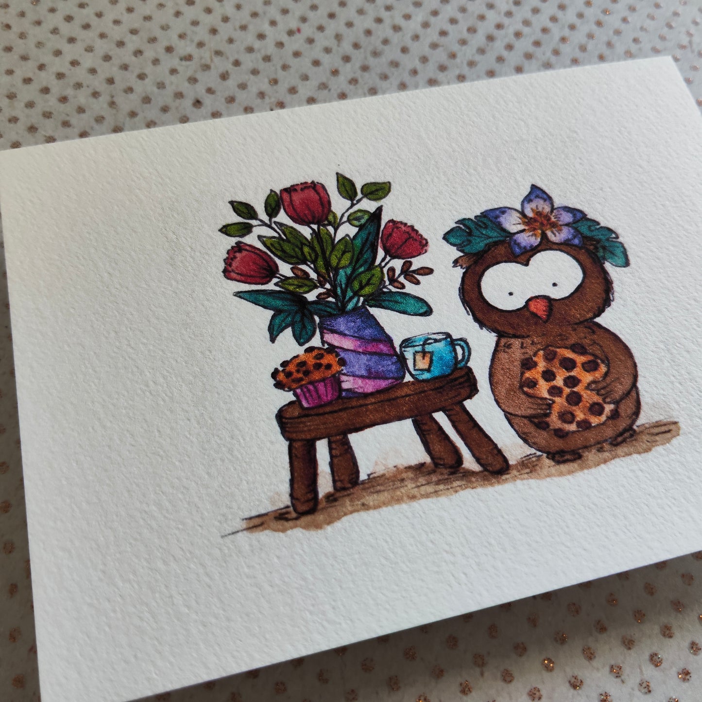 Carte illustrée – Hibou gourmand & fleurs – Goûter fleuri à l’aquarelle – Format A6