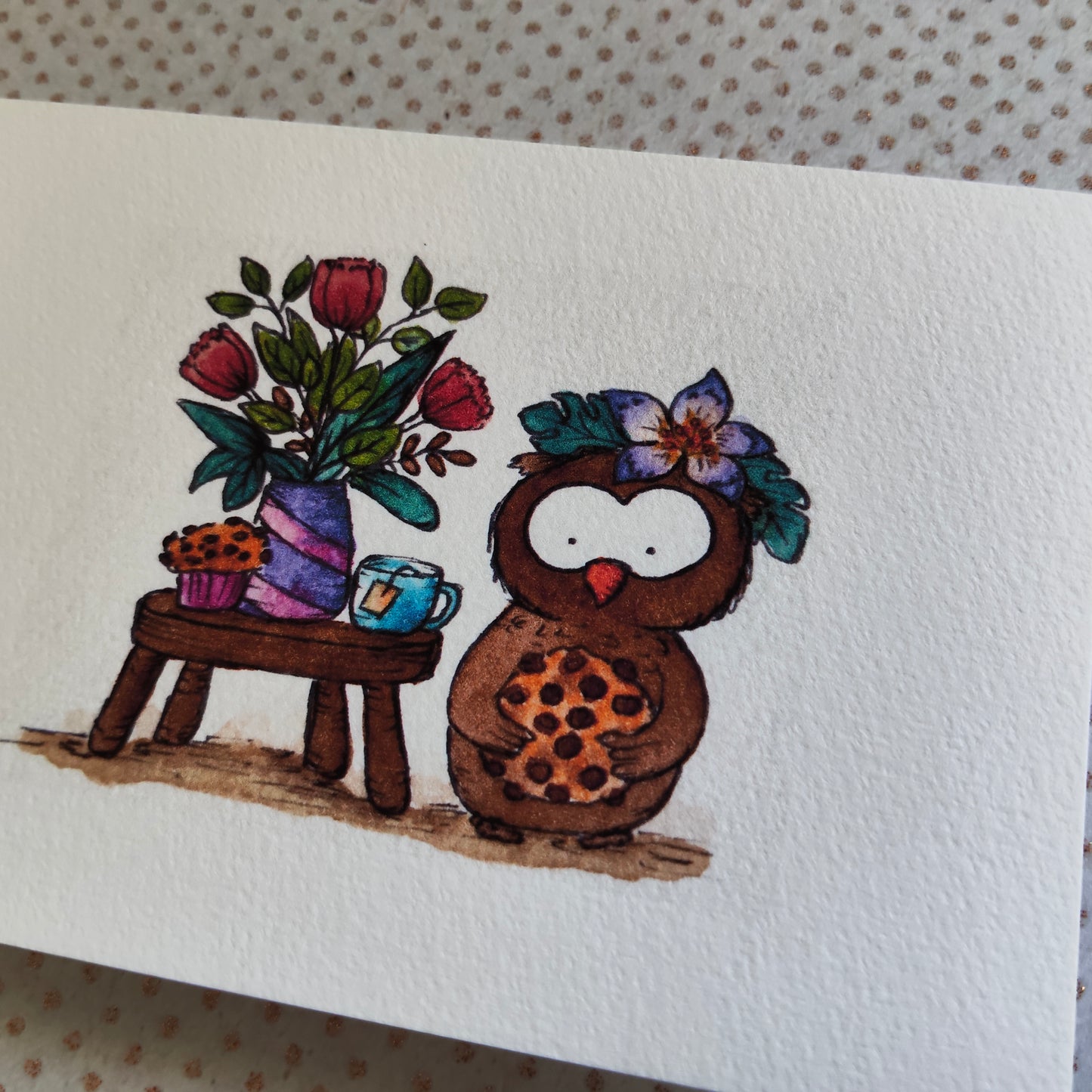 Carte illustrée – Hibou gourmand & fleurs – Goûter fleuri à l’aquarelle – Format A6