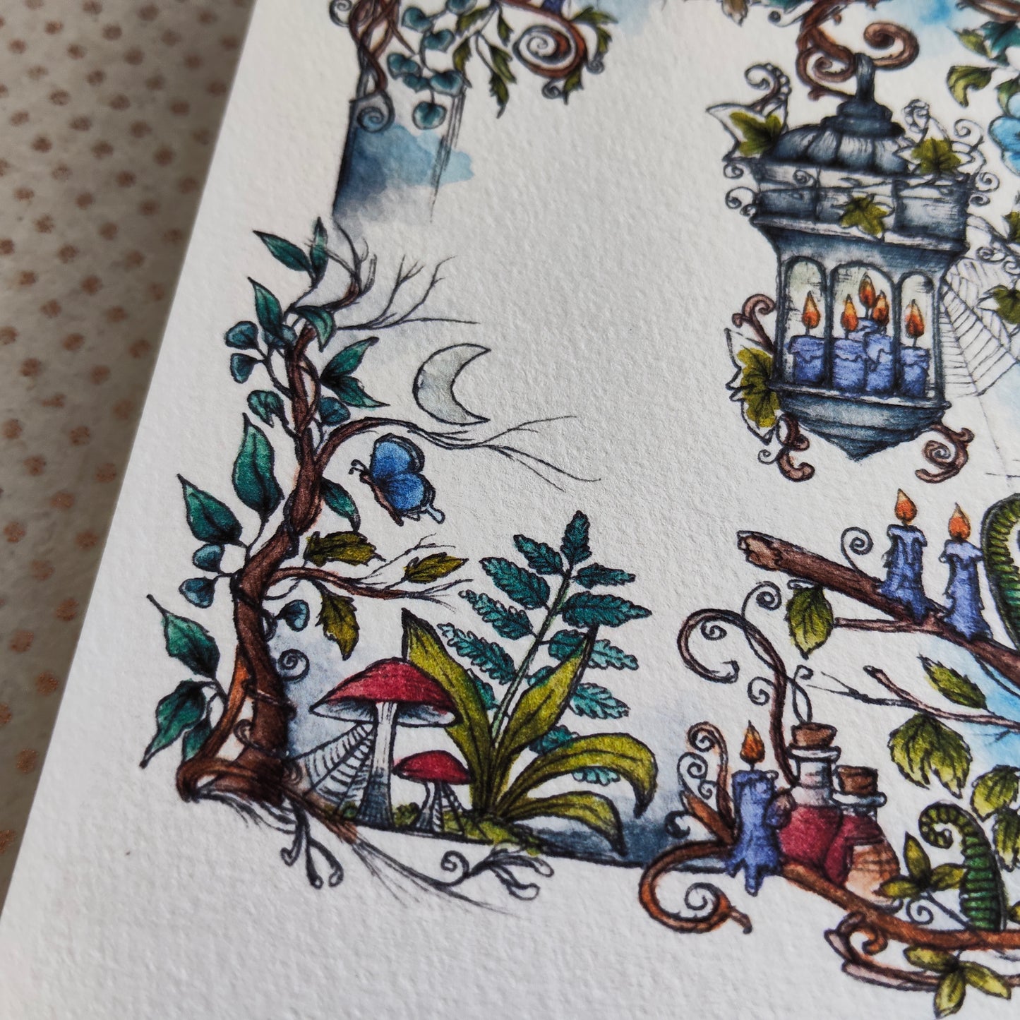 Carte Lanterne Féerique – Illustration Aquarelle Feuillage Lierre Bougie Champignon