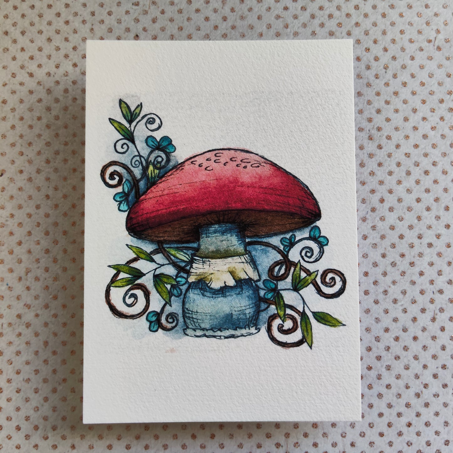 Carte Champignon Rouge et Arabesque Feuilles – Illustration Fantaisie