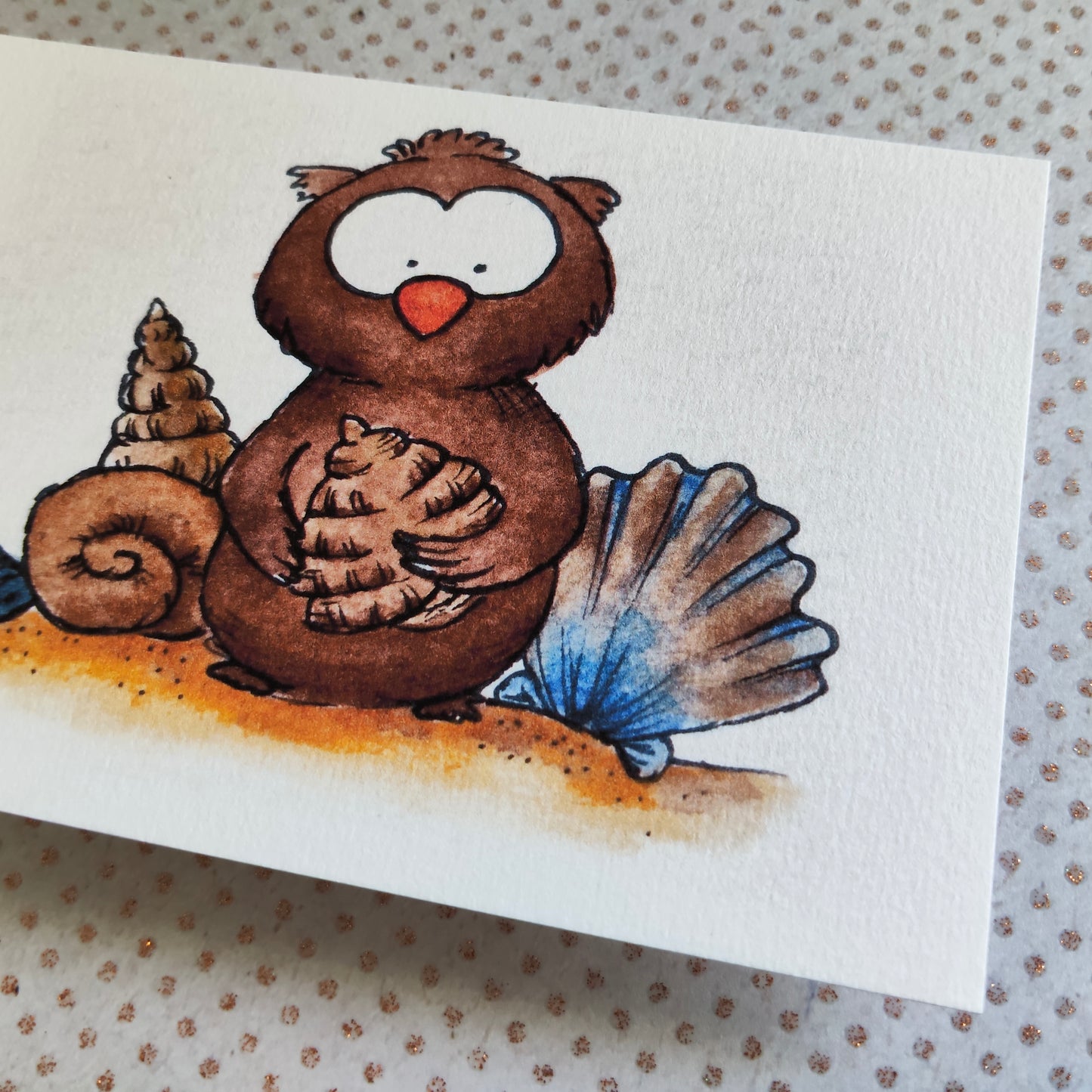 Carte Oiseau Hibou et Coquillage – Illustration Mignonne et Naturelle