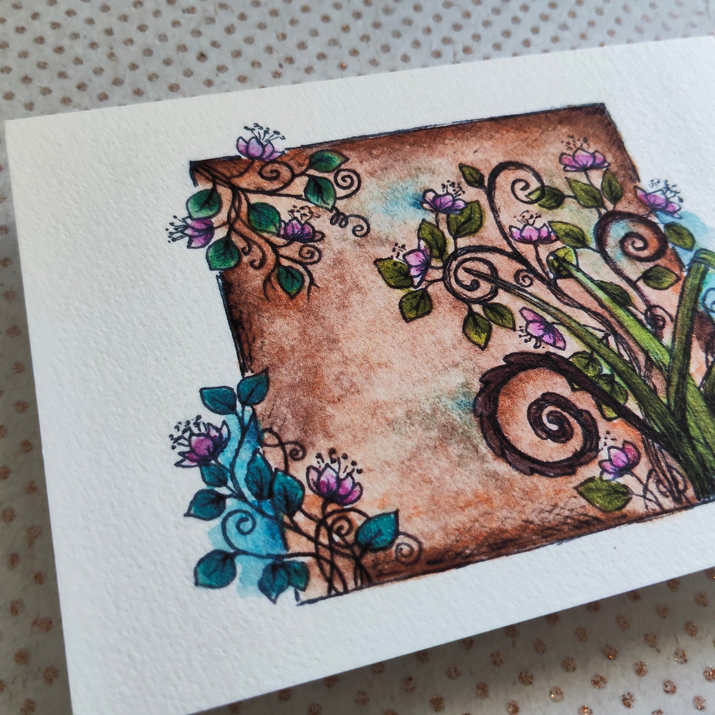 Carte florale A6 rectangle – Illustration à l’aquarelle d’un cadre ancien avec fleurs roses et feuillage, style botanique et romantique
