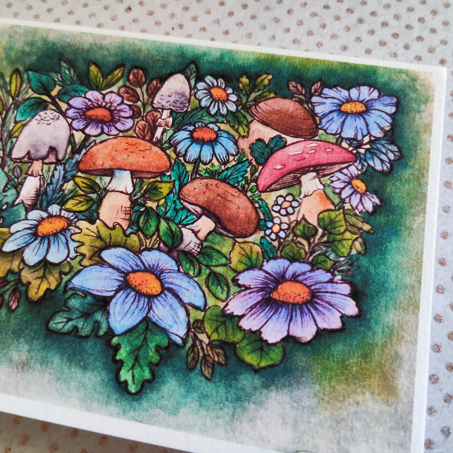 Illustration aquarelle champignons et fleurs sauvages, ambiance forêt enchantée, nature et magie