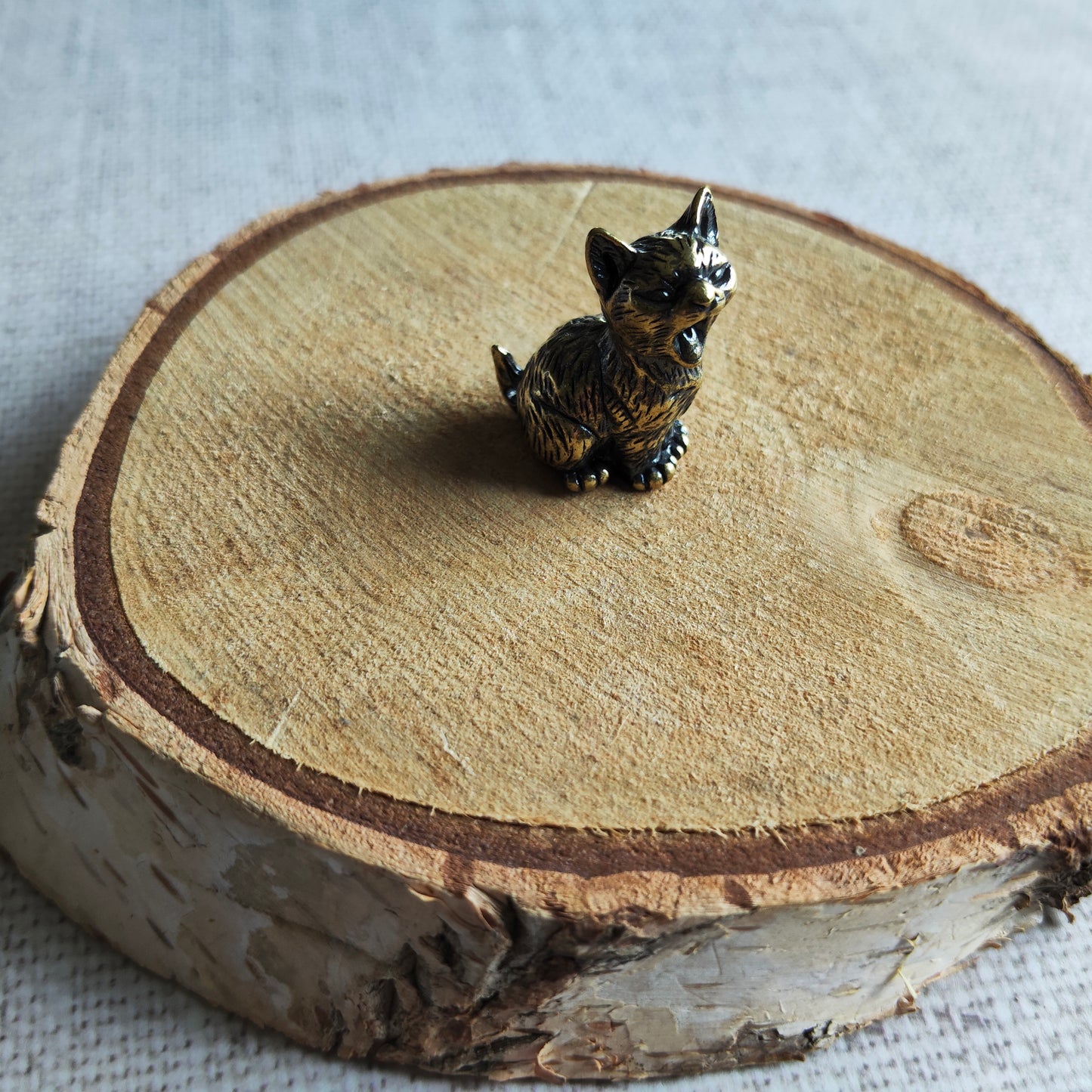 Figurine Chaton qui baille laiton animal chat
