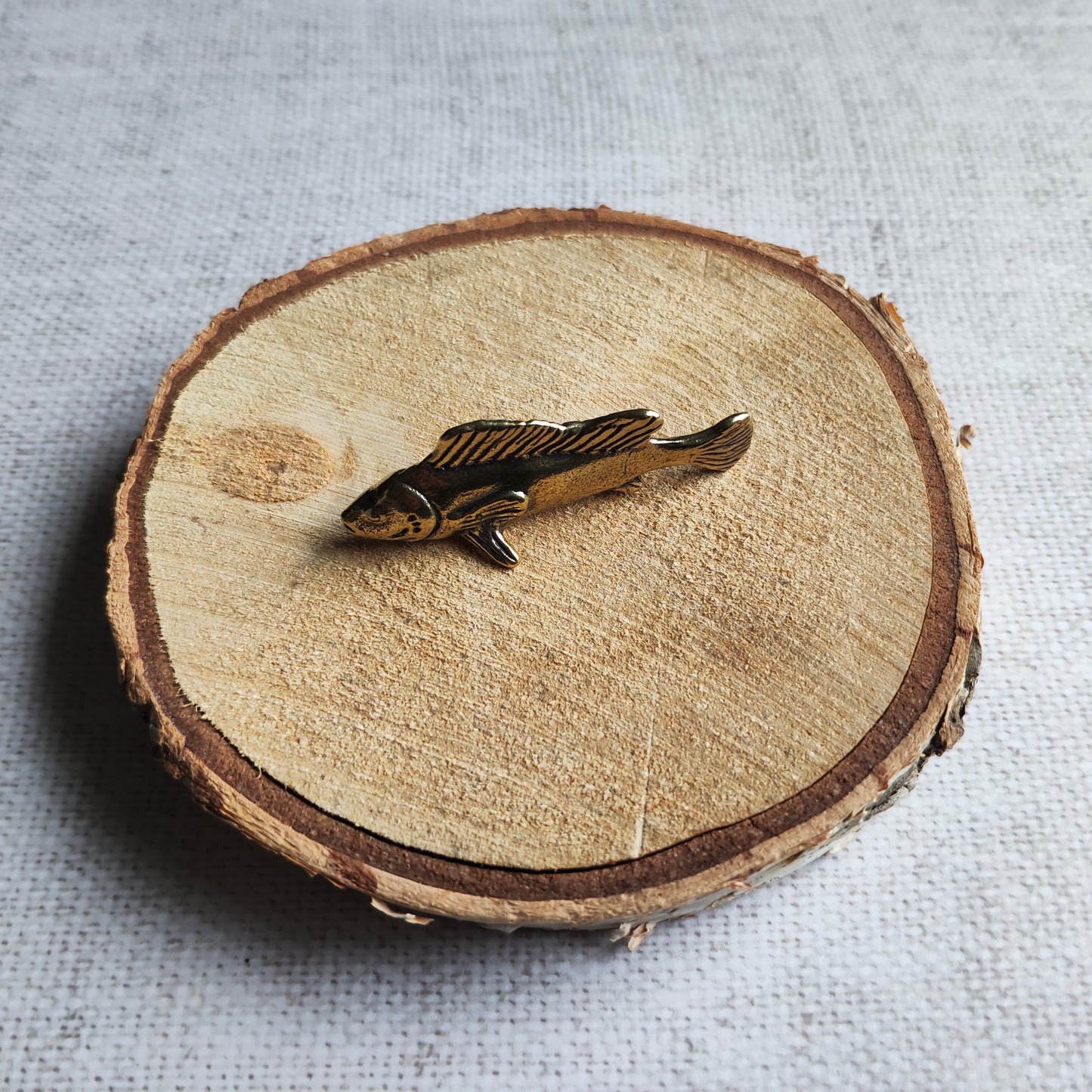 Poisson long figurine animal marin