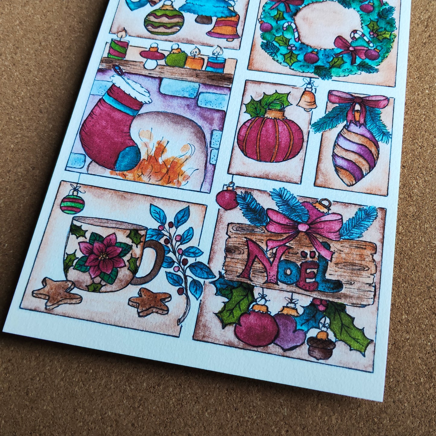 Affiche A5 Noël Cheminé Couronne Ornement Moodboard