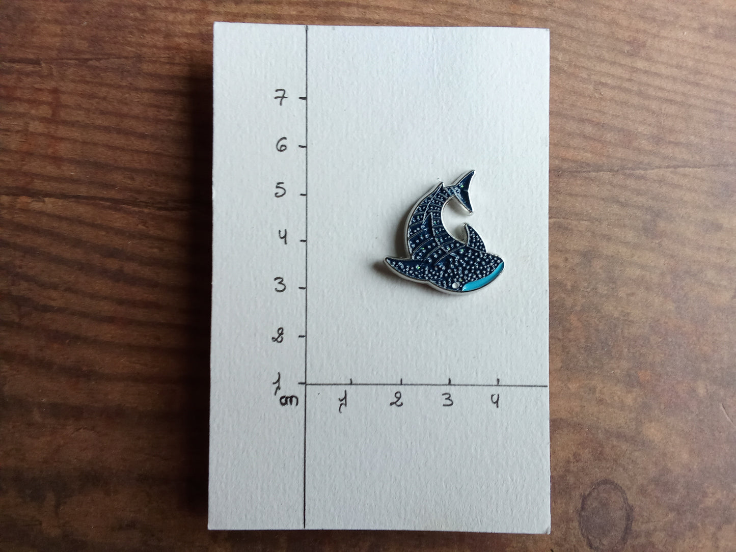 Pin's Requin Baleine animal marin bleu