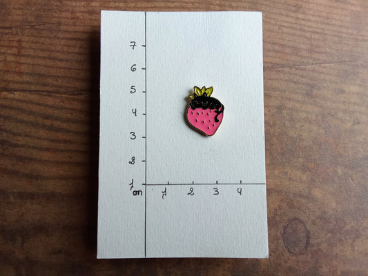 Pin's Chat noir mignon Fruit Fraise rose