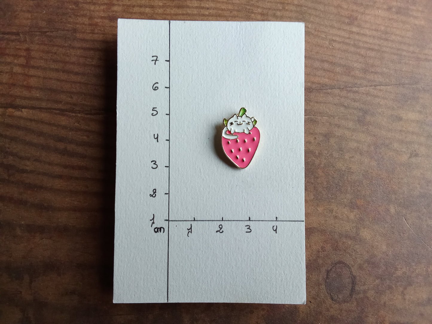 Pin's Chat Blanc Animal Fruit rose Fraise