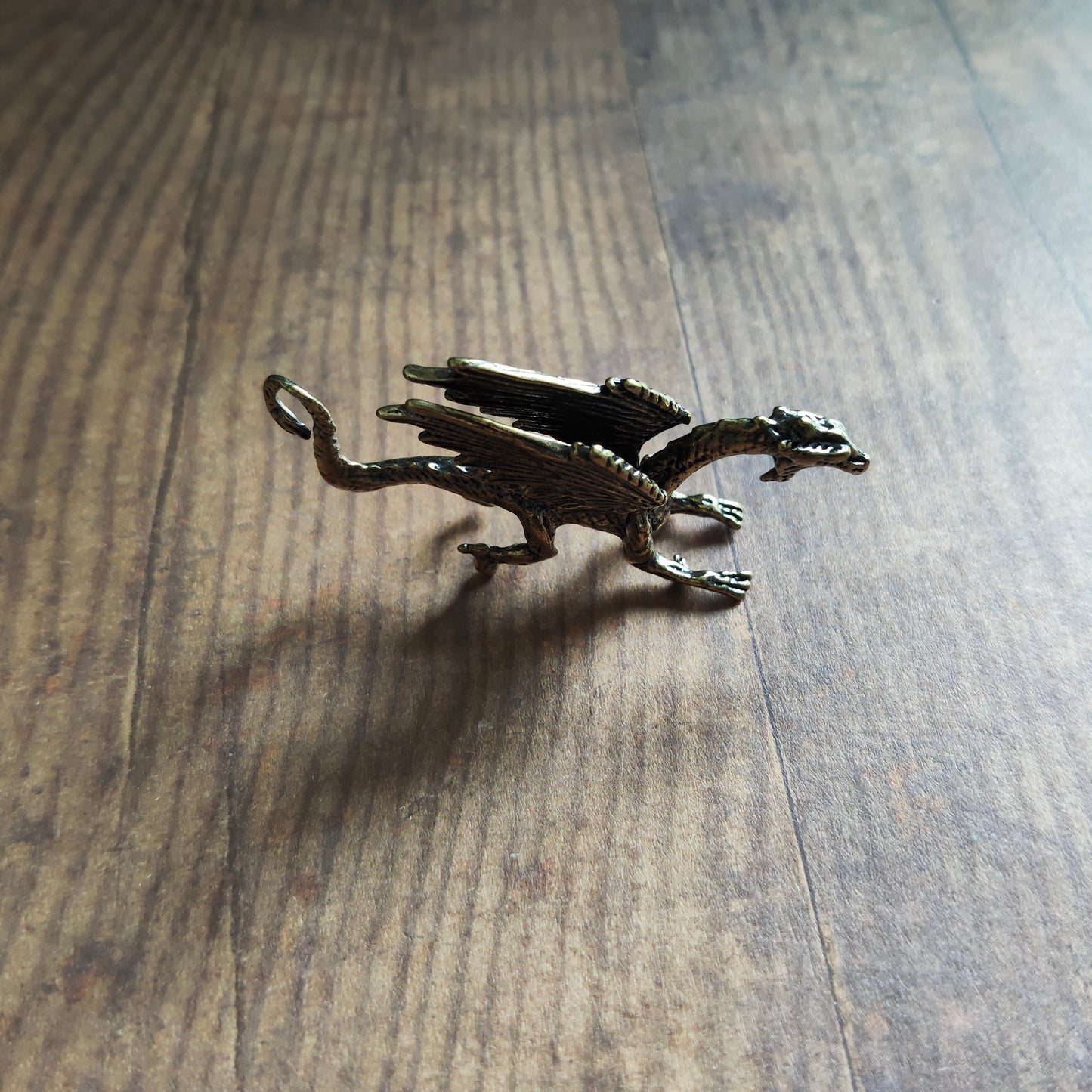 Figurine joli dragon animal laiton fantastique