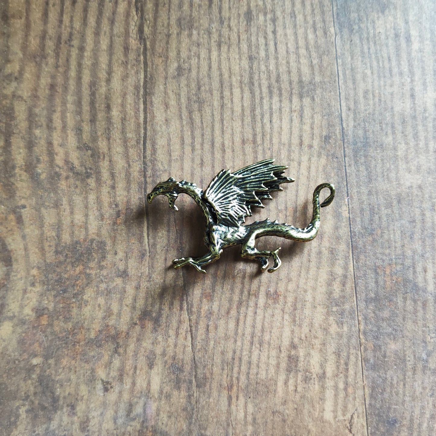 Figurine joli dragon animal laiton fantastique