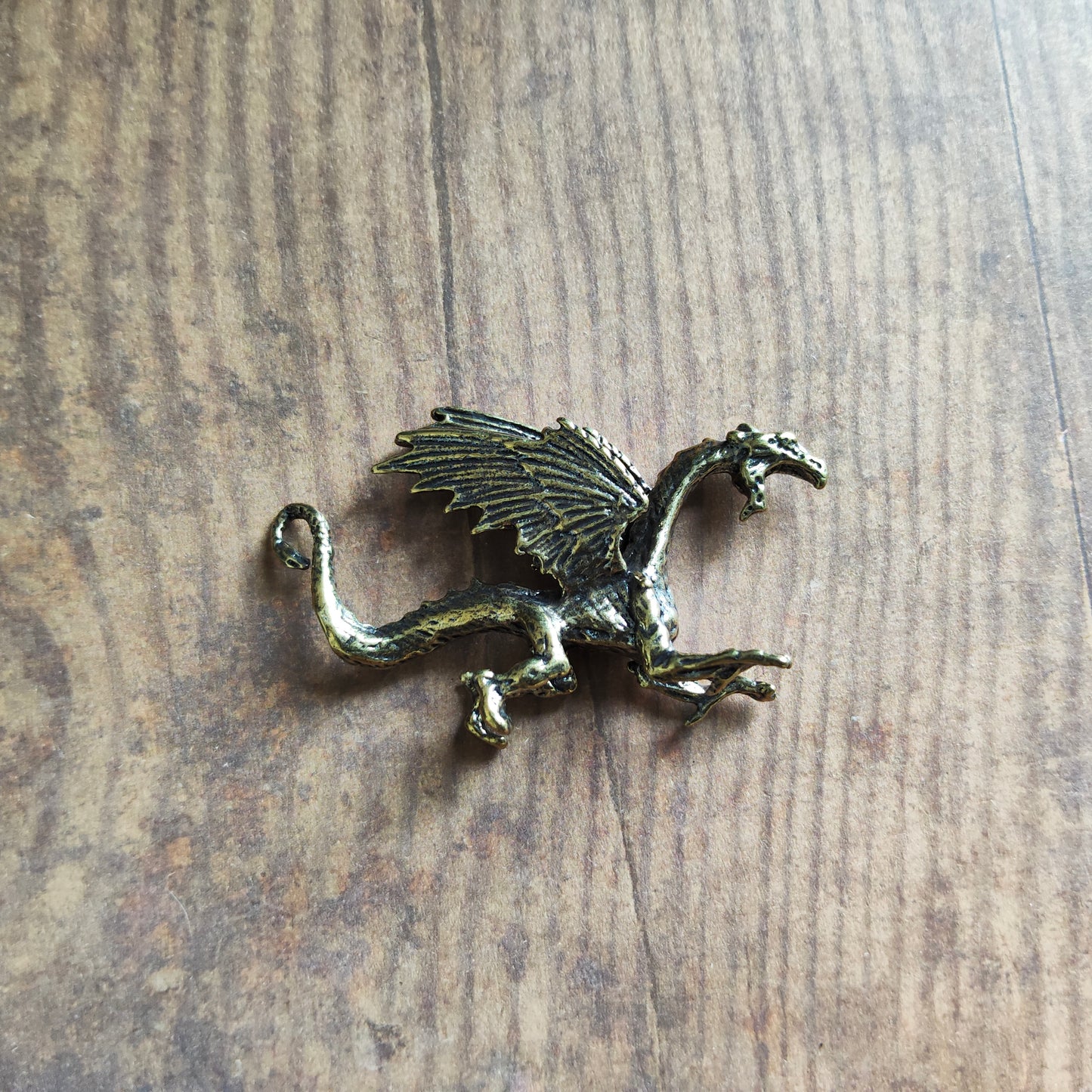 Figurine joli dragon animal laiton fantastique