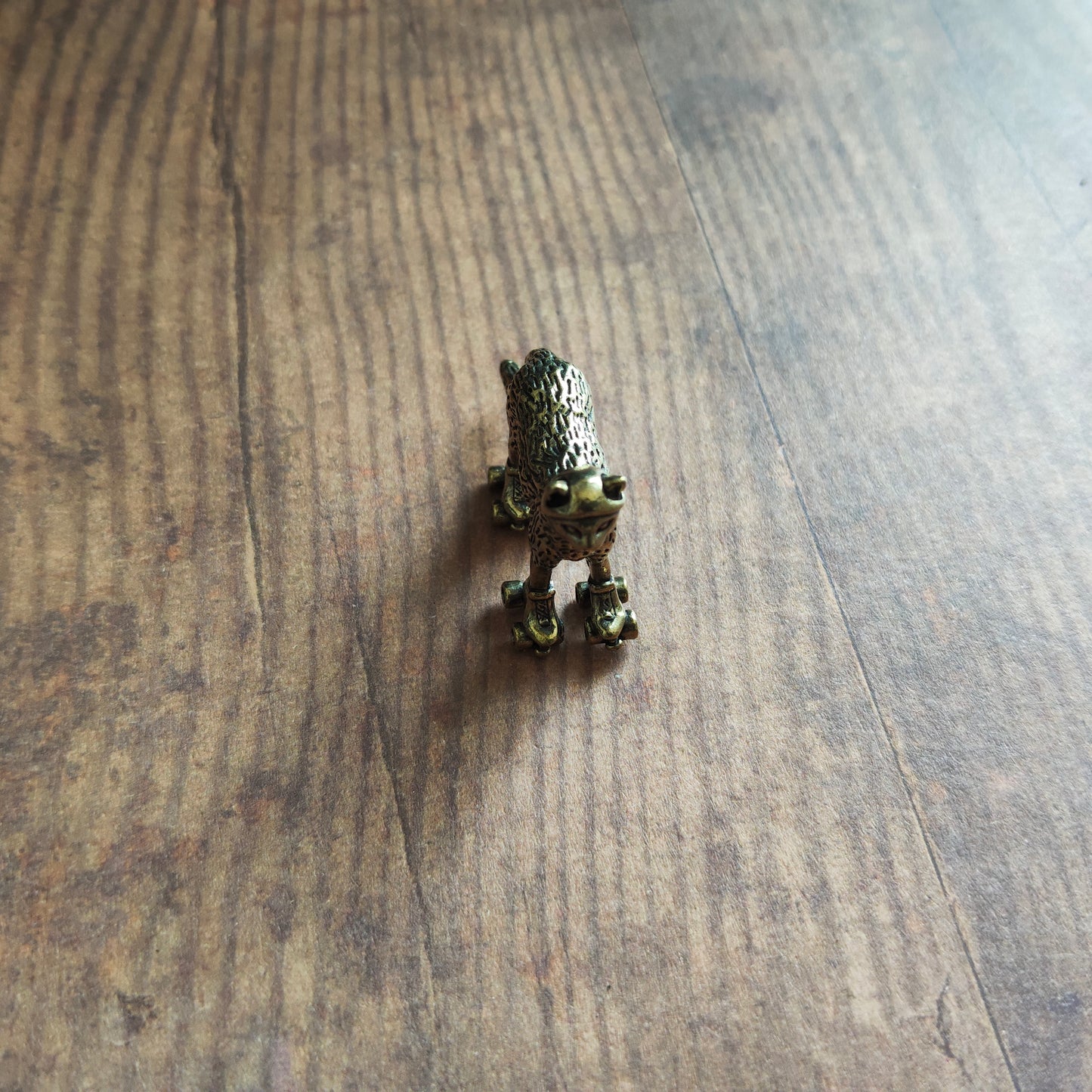 Figurine Chat en roller animal laiton miniature